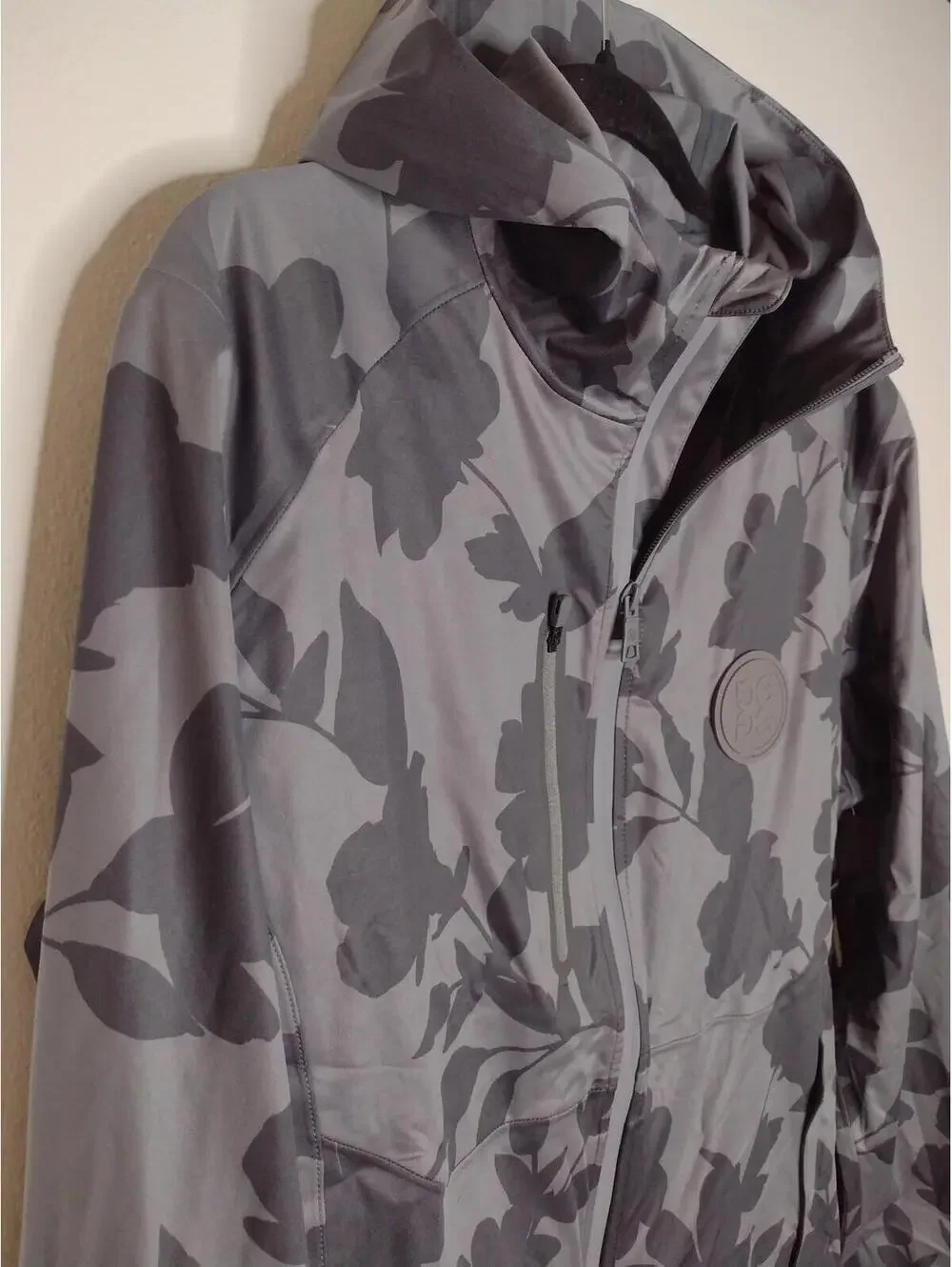 NWOT G/Fore Men's Gray Tonal Floral Weather Resistant Jacket Size Large